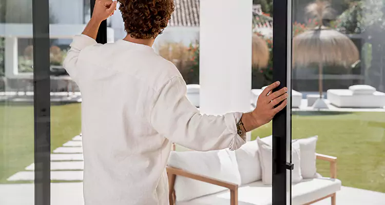 Sliding Screen Door Maintenance for Closing Issues in Oviedo, FL